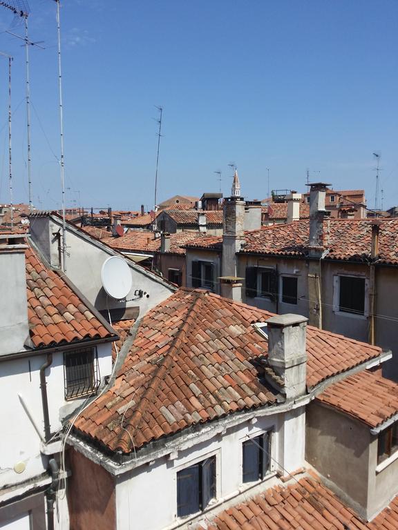 Elegant Terrace Apartment Near Piazza San Marco Last Floor No Lift Венеция Стая снимка